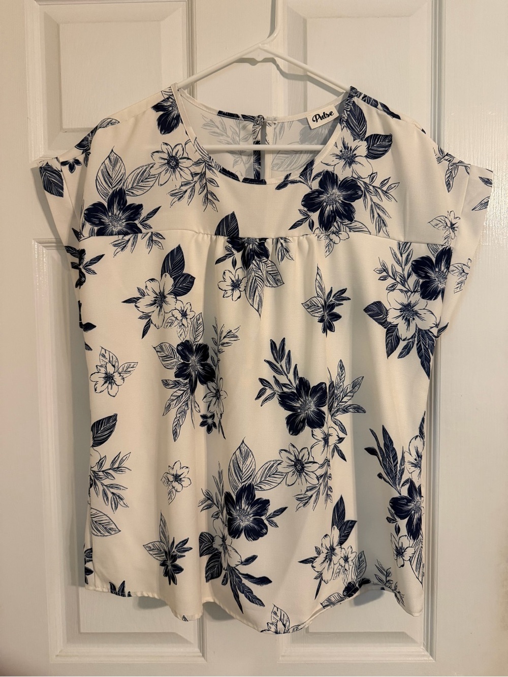 Chic White Floral Cap-Sleeve Blouse by CHOISE